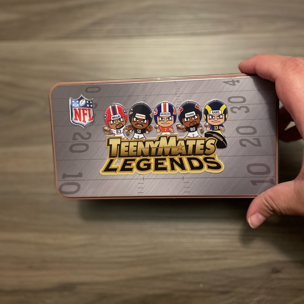 NFL TeenyMates Legends Gray and Gold Tin with 9 figures collectible OS